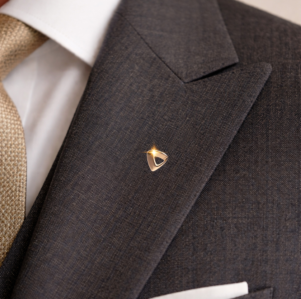 Huy hiệu cài áo cao cấp, thép 316L, màu vàng 24k